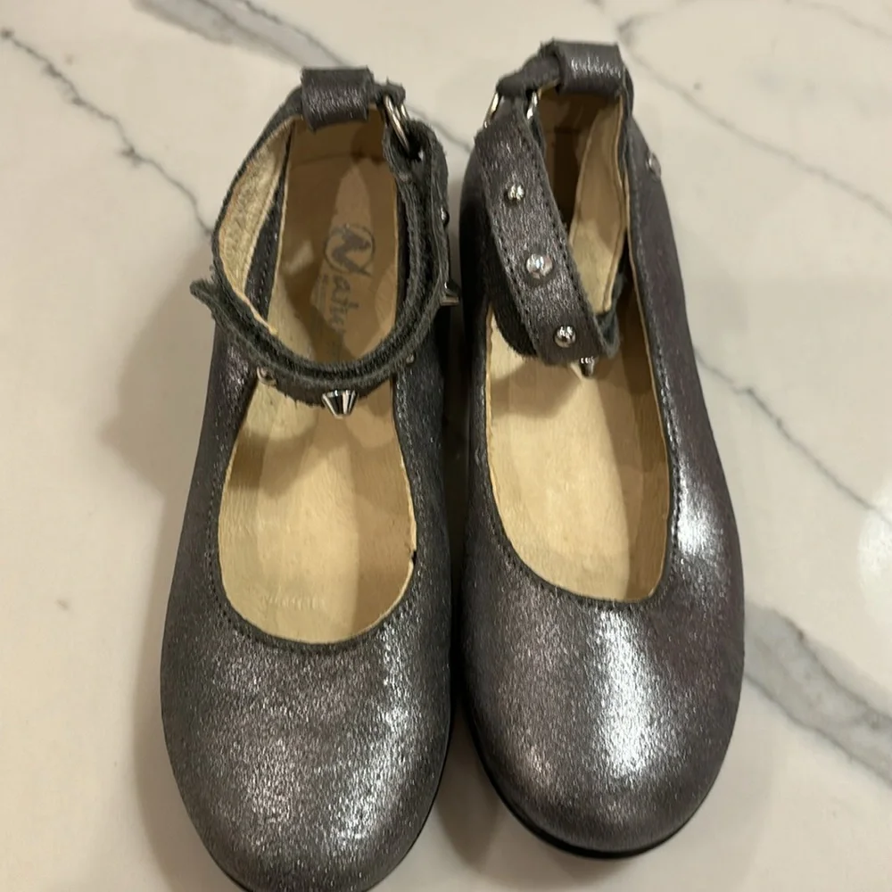 Brand new Naturino girls dress shoes dark gray with stones size 29